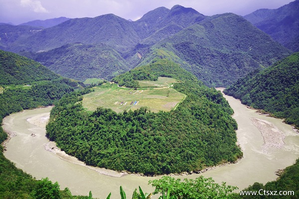 雅魯藏布大峽谷