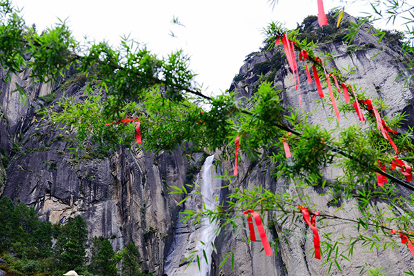 情緣藏地，原野探秘，拉薩，巴松措，新措徒步，魯朗林海田園風(fēng)光，雅魯藏布大峽谷，納木措環(huán)湖，圣象天門，三生石，月牙灣8晚9日游
