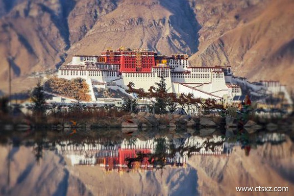 西藏布達(dá)拉宮多少年歷史