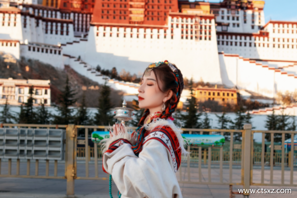 西藏山南旅游景點(diǎn)