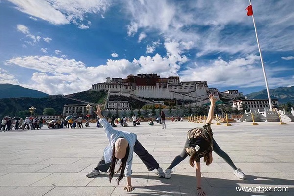 跟團(tuán)去西藏玩一趟大概要多少錢
